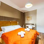 Daire Exelent Modern In Blloku Center With Fast Wifi - Gold Tiran