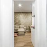 Exelent Modern In Blloku Center With Fast Wifi - Gold