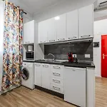 Exelent Modern In Blloku Center With Fast Wifi - Gold Daire *