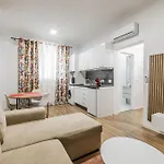 Daire Exelent Modern In Blloku Center With Fast Wifi - Gold *