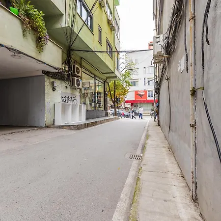 Exelent Modern In Blloku Center With Fast Wifi - Gold * Tirana