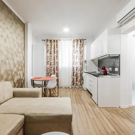 Exelent Modern In Blloku Center With Fast Wifi - Gold Appartamento Tirana