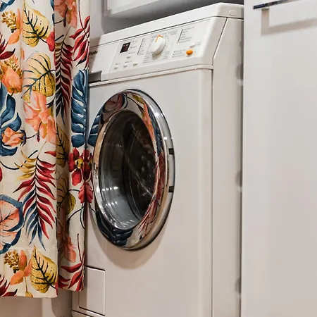 Exelent - Gold Blloku Tirana