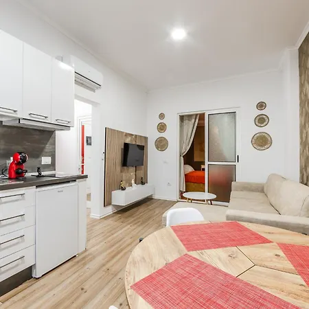 Exelent Modern In Blloku Center With Fast Wifi - Gold Tirana
