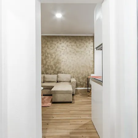 Exelent Modern In Blloku Center With Fast Wifi - Gold