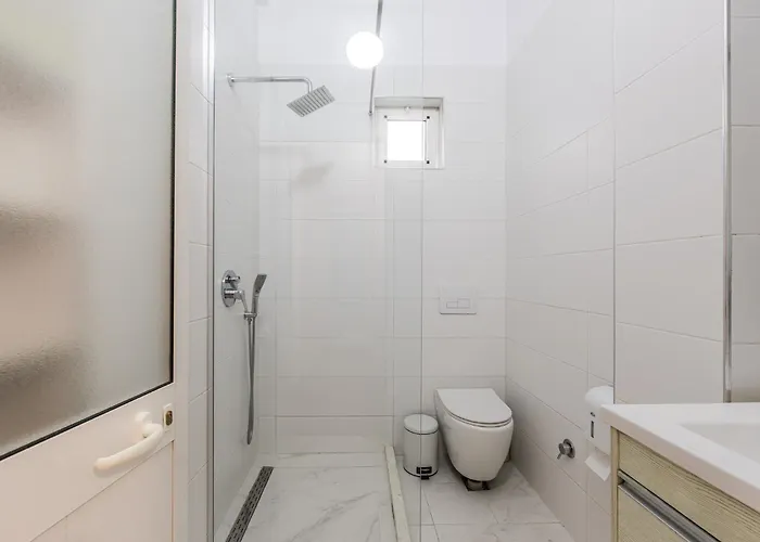 Exelent Bnb Modern Apartment In Blloku Center With Fast Wifi - Gold Home 티라나