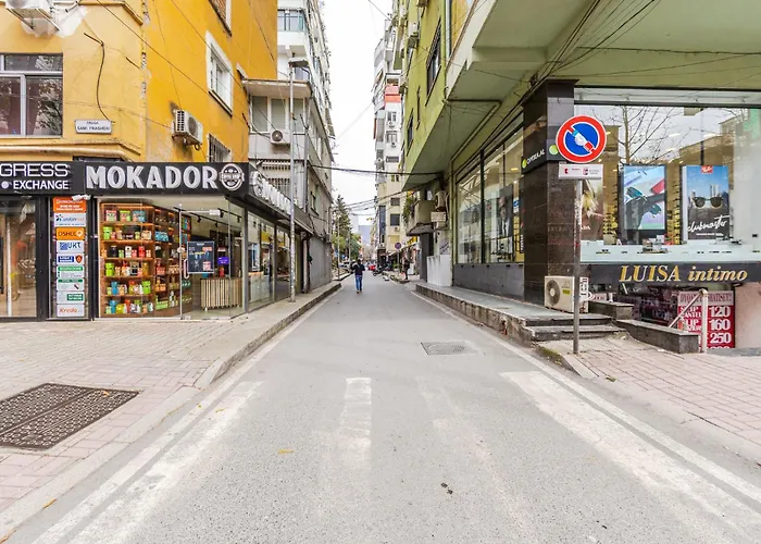 Exelent Bnb Modern Apartment In Blloku Center With Fast Wifi - Gold Home 아파트 *