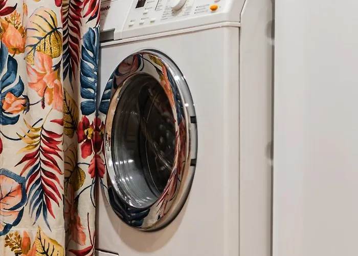 Exelent - Gold Blloku Tirana