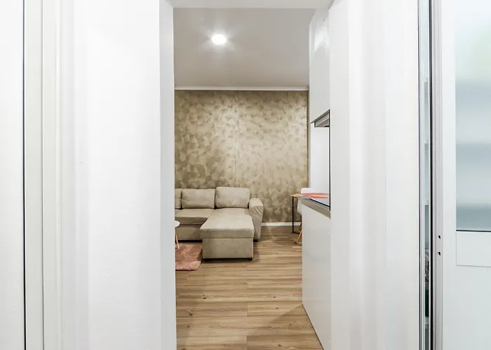 Exelent Bnb Modern Apartment In Blloku Center With Fast Wifi - Gold Home