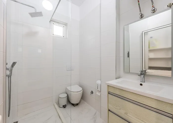Exelent Bnb Modern Apartment In Blloku Center With Fast Wifi - Gold Home *